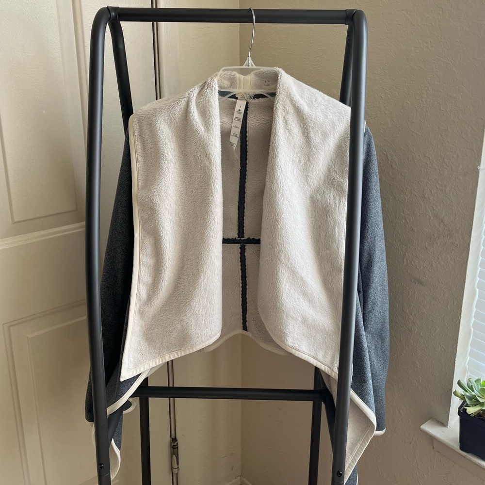 Lululemon Athletica Polar Cream Presence of Mind Jacket NWT